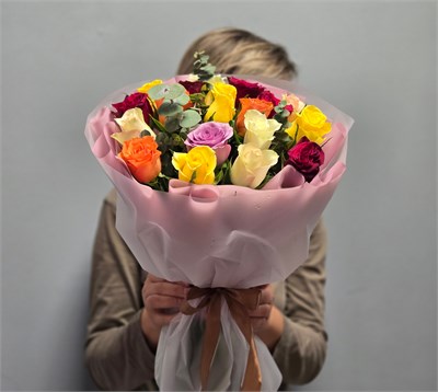 Букет из розы Кения с эвкалиптом 3199