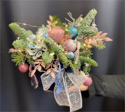 Зимний букет с новогодним декором 3321