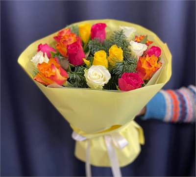 Зимний букет с розами 3335