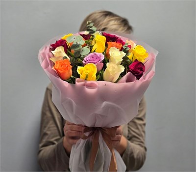 №22 Букет из роз Кения с эвкалиптом 3346