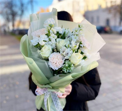 Букет в светлых тонах 3781