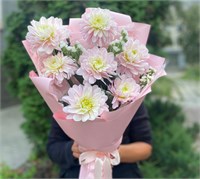 Букет из георгинов и статицы 3000