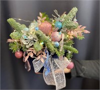 Зимний букет с новогодним декором 3321