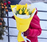 Букет из желтых тюльпанов с солидаго 3375