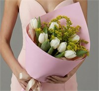 №50 Букет из 7 белых роз с мимозой 3393