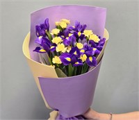 Весенний букет с ирисами 3404