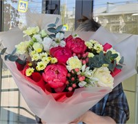 №12 Букет с яркими весенними пионами 3492