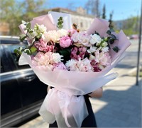 №15 Букет с нежными розами, альстромерией и эустомой 3495