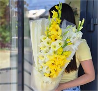 Букет из бело-желтых гладиолусов 3591