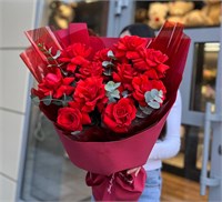 Букет из 11 ярких французских роз 3749